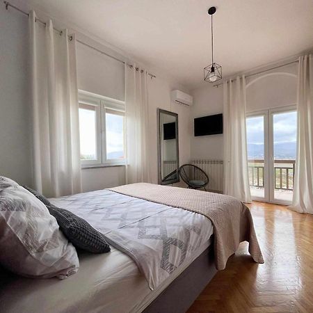 Kosante - Luxury Apartment - 150 M2 With Fitness Room Имотски Екстериор снимка
