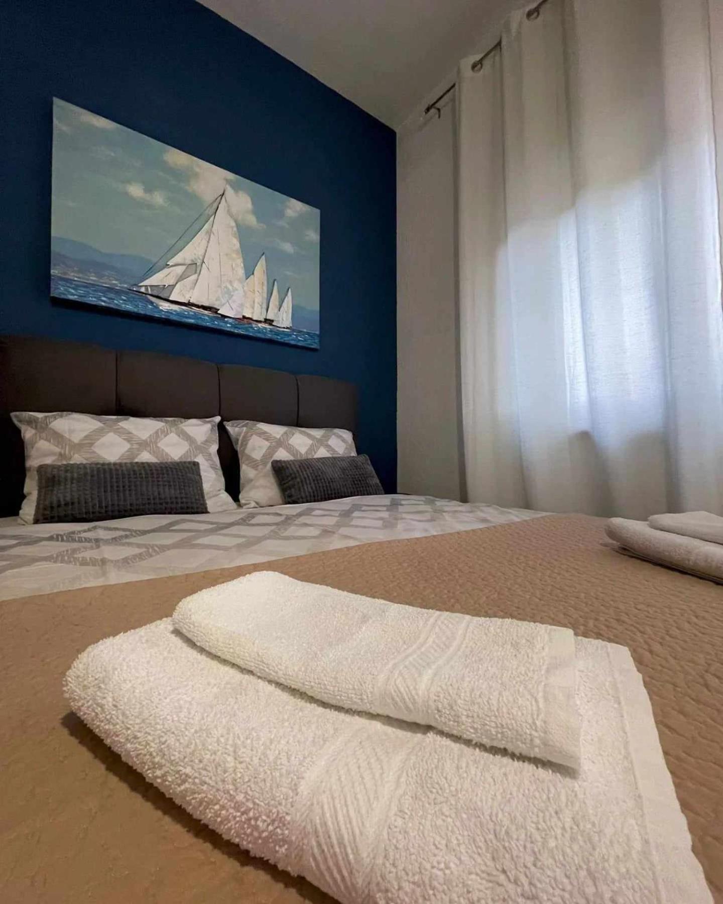 Kosante - Luxury Apartment - 150 M2 With Fitness Room Имотски Екстериор снимка