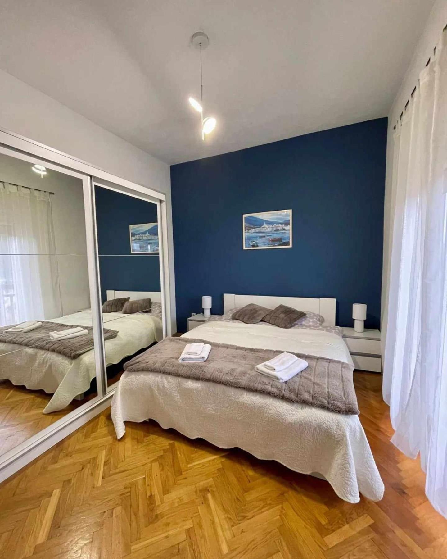 Kosante - Luxury Apartment - 150 M2 With Fitness Room Имотски Екстериор снимка